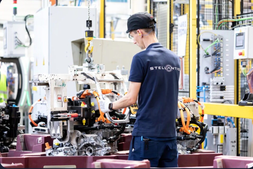 Torino, Rischio Lavoro nell’Automotive: Fiom Chiede un Piano Urgente