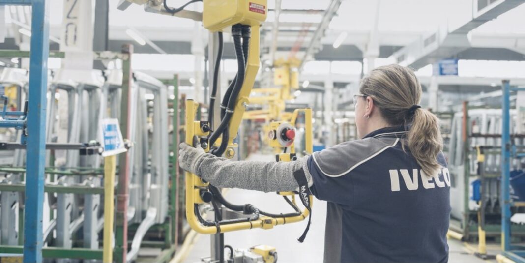 Iveco Verso la Vendita a Tata: Rischio per i 2.400 Posti di Lavoro di Suzzara